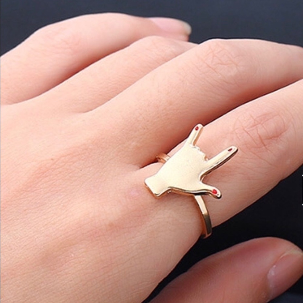 Very cute little statement ring